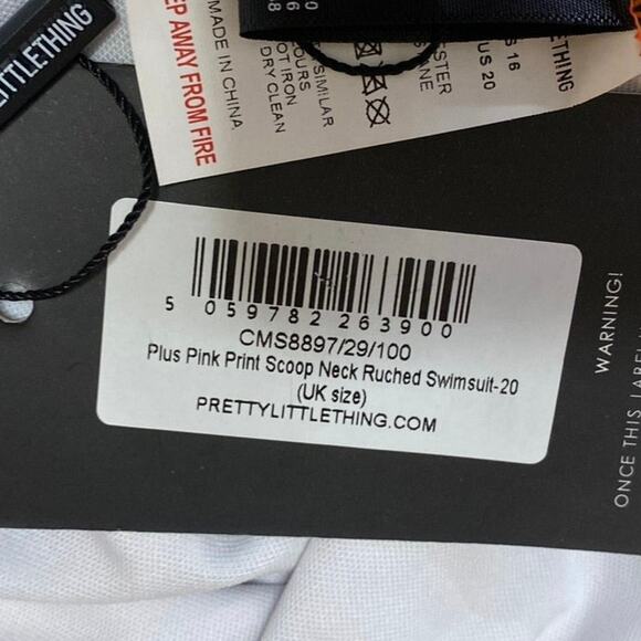 NEW PrettyLittleThing Multicolor Printed Ruched Scoop Neck One Piece Swimsuit 16 - Picture 4 of 5